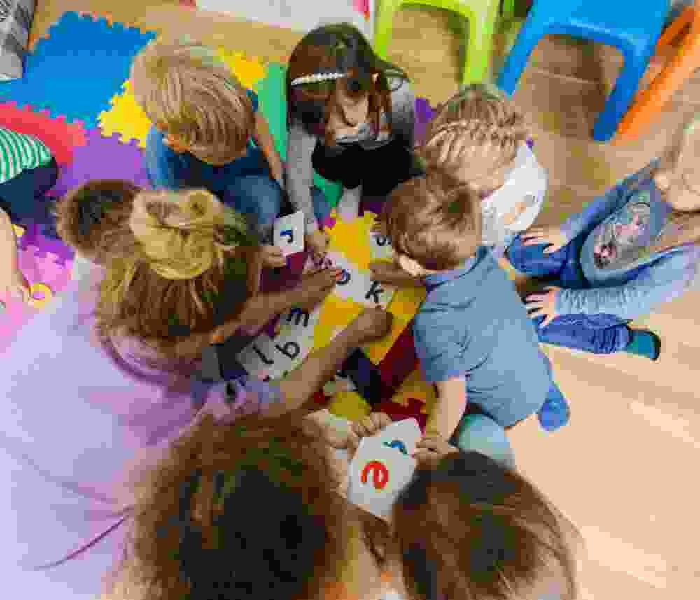 Toddlers reading phonics